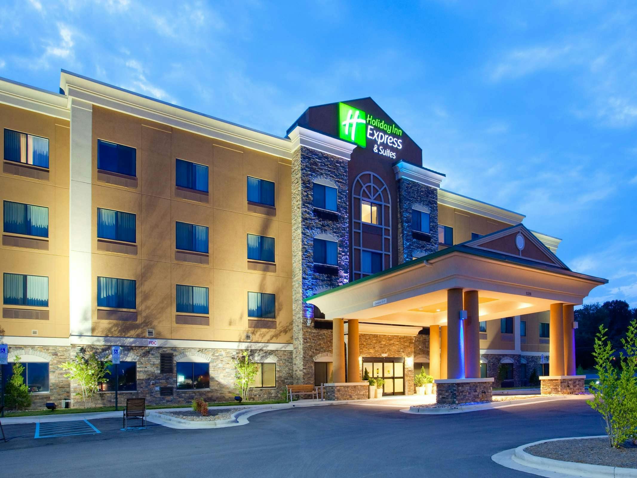 Holiday Inn Express Hotel & Suites Mount Airy
