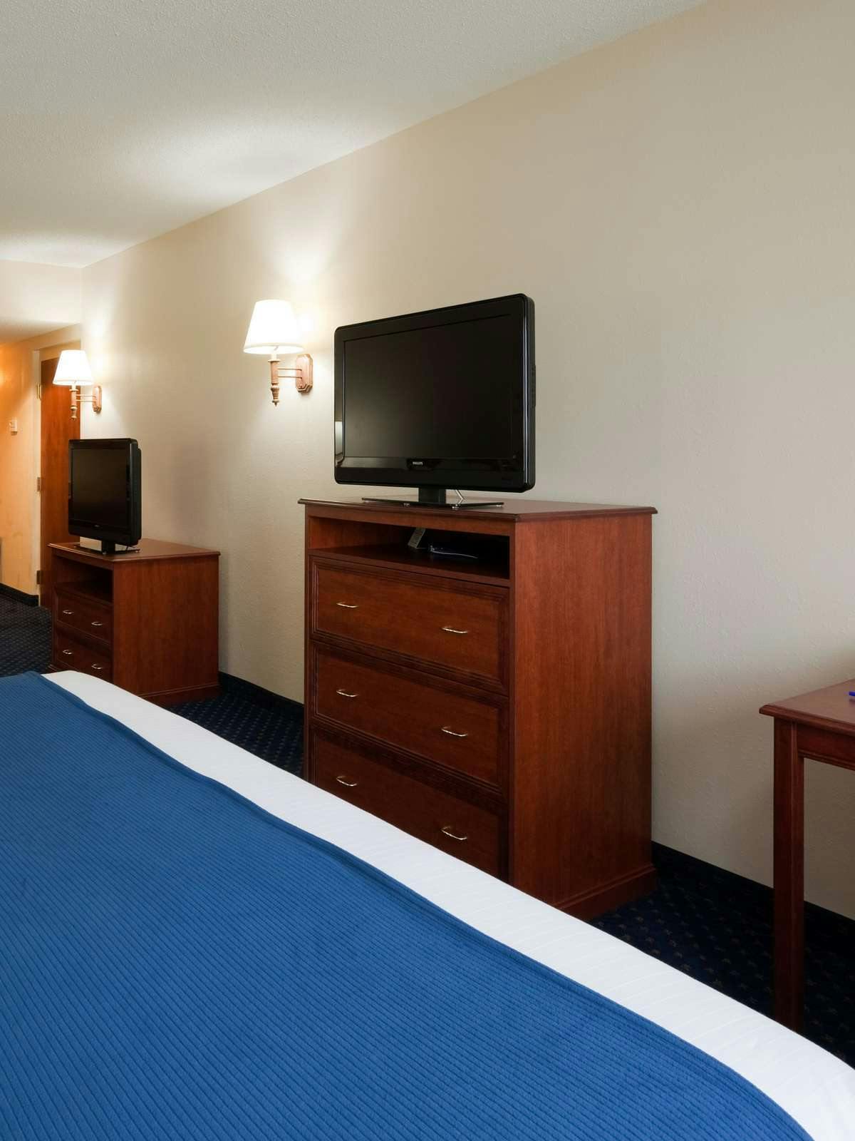 Hotel Holiday Inn Express Hotel & Suites Montgomery East photo 2