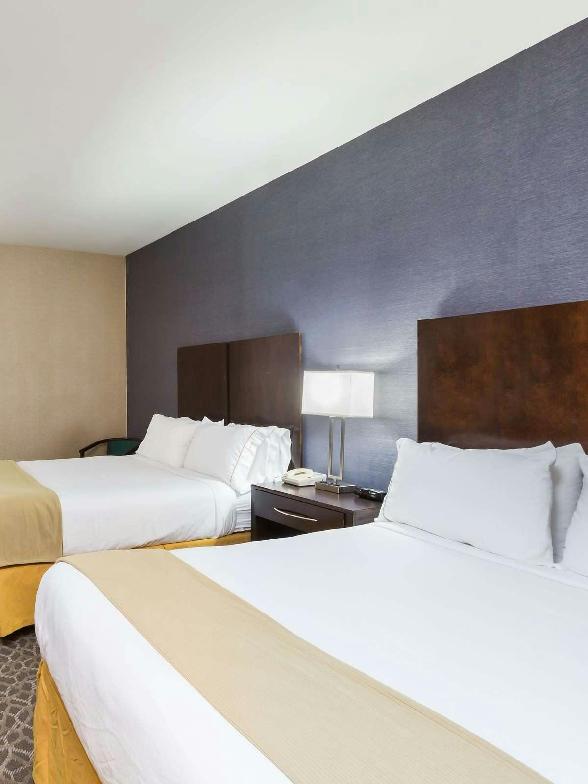 Hotel Holiday Inn Express Hotel & Suites Mt. Holly Nj Tnpk Exit 5 photo 1