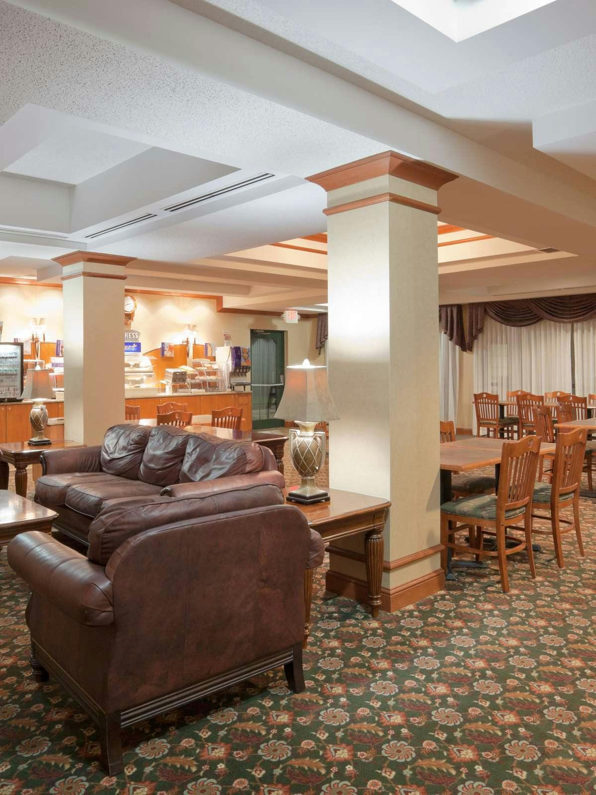 Hotel Holiday Inn Express Hotel & Suites Montpelier photo 5