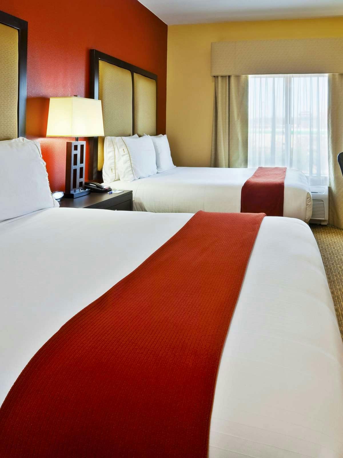 Hotel Holiday Inn Express Hotel & Suites Nashville Opryland photo 1