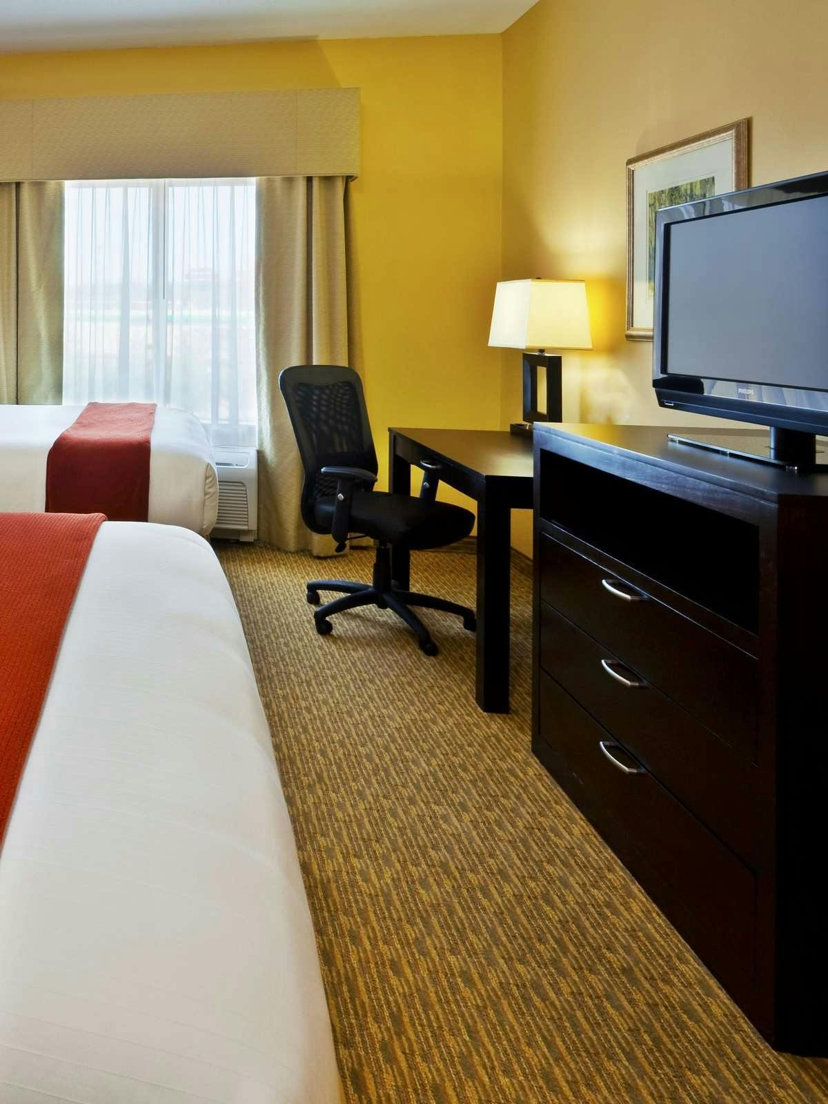 Hotel Holiday Inn Express Hotel & Suites Nashville Opryland photo 2
