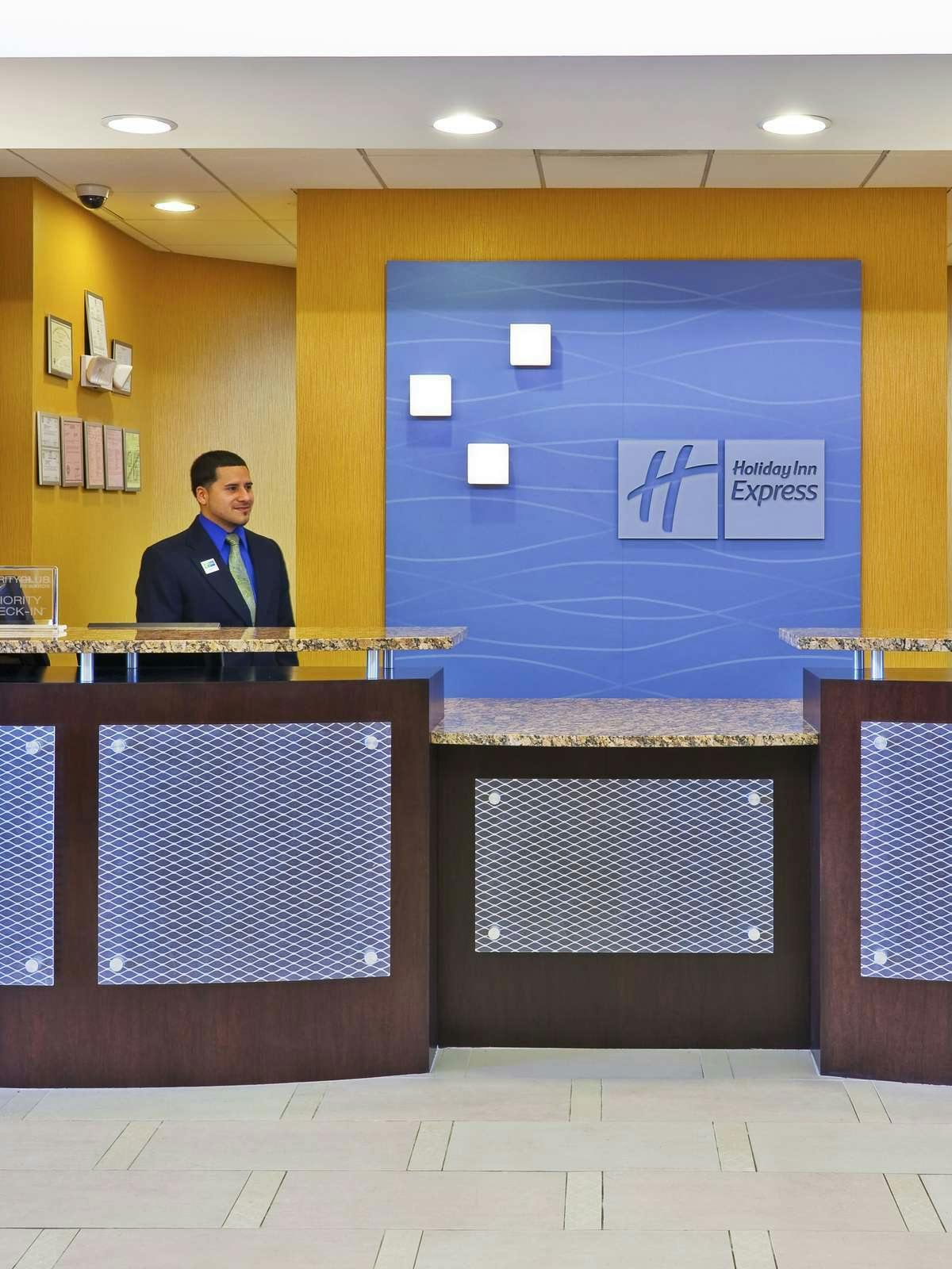 Hotel Holiday Inn Express Hotel & Suites Nashville Opryland photo 4