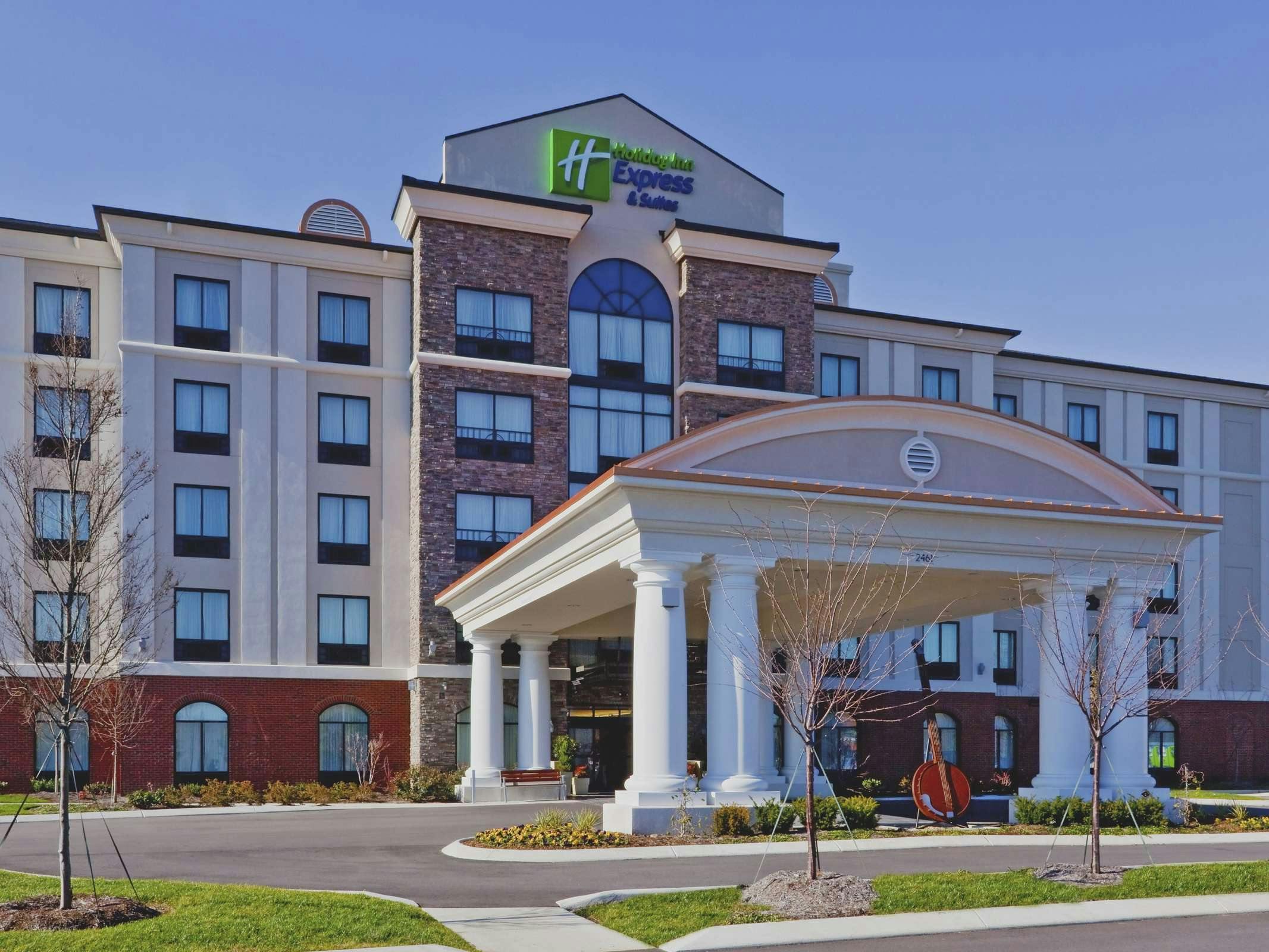 Holiday Inn Express Hotel & Suites Nashville Opryland