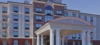 Holiday Inn Express Hotel & Suites Nashville Opryland