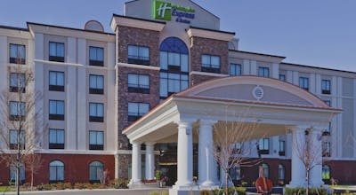 Holiday Inn Express Hotel & Suites Nashville Opryland