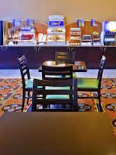 Hotel Holiday Inn Express Hotel & Suites Nashville Opryland photo 5