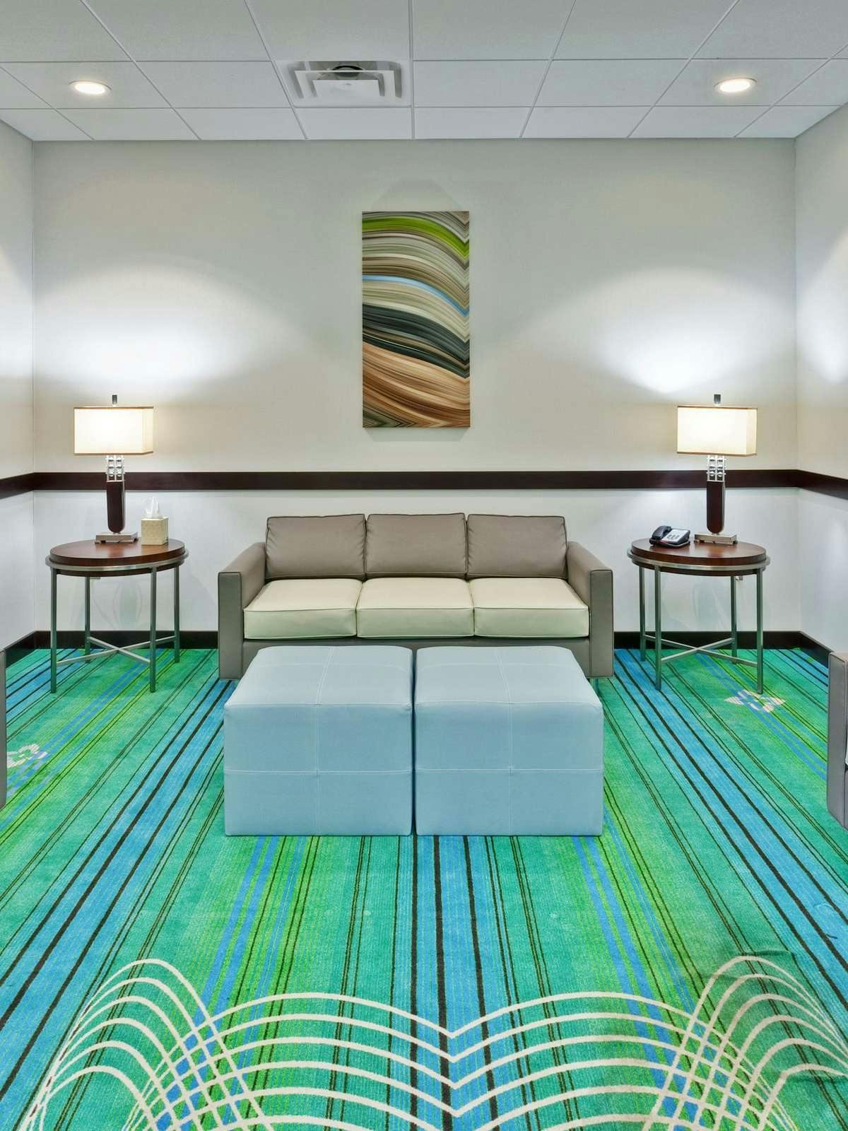 Hotel Holiday Inn Express Hotel & Suites New Philadelphia photo 3