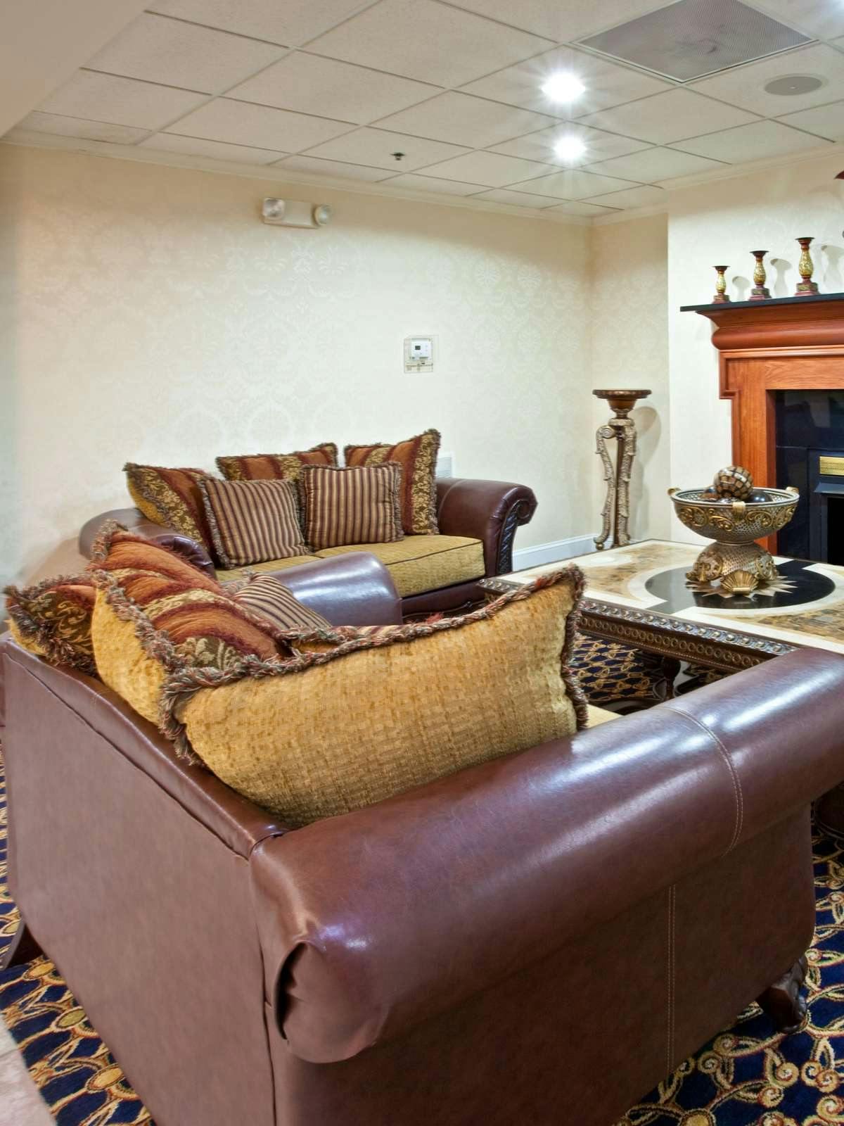 Hotel Holiday Inn Express Hotel & Suites Murray photo 3