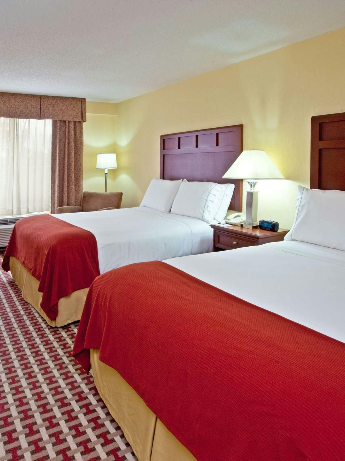 Hotel Holiday Inn Express Hotel & Suites Murray photo 1