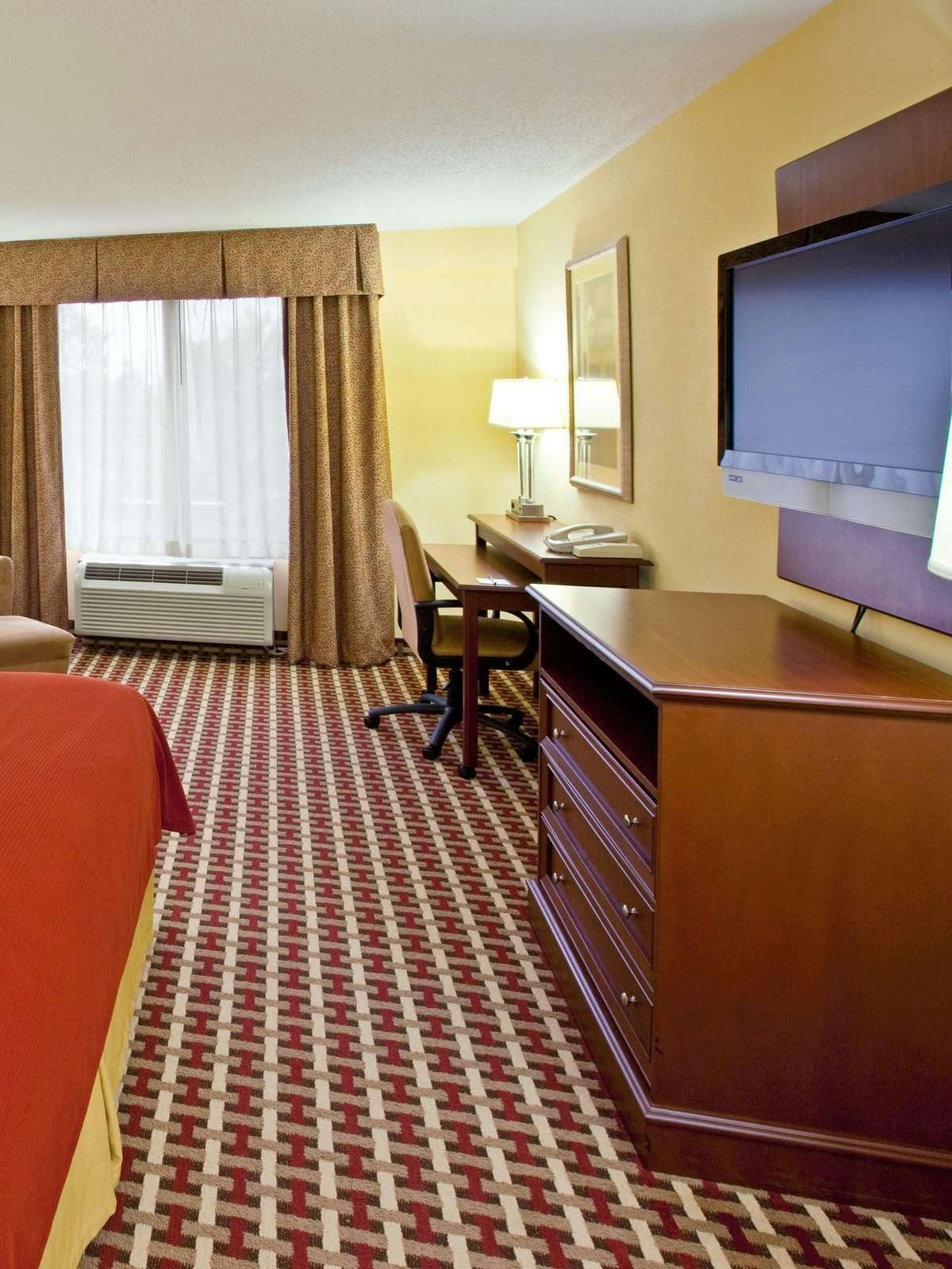 Hotel Holiday Inn Express Hotel & Suites Murray photo 2