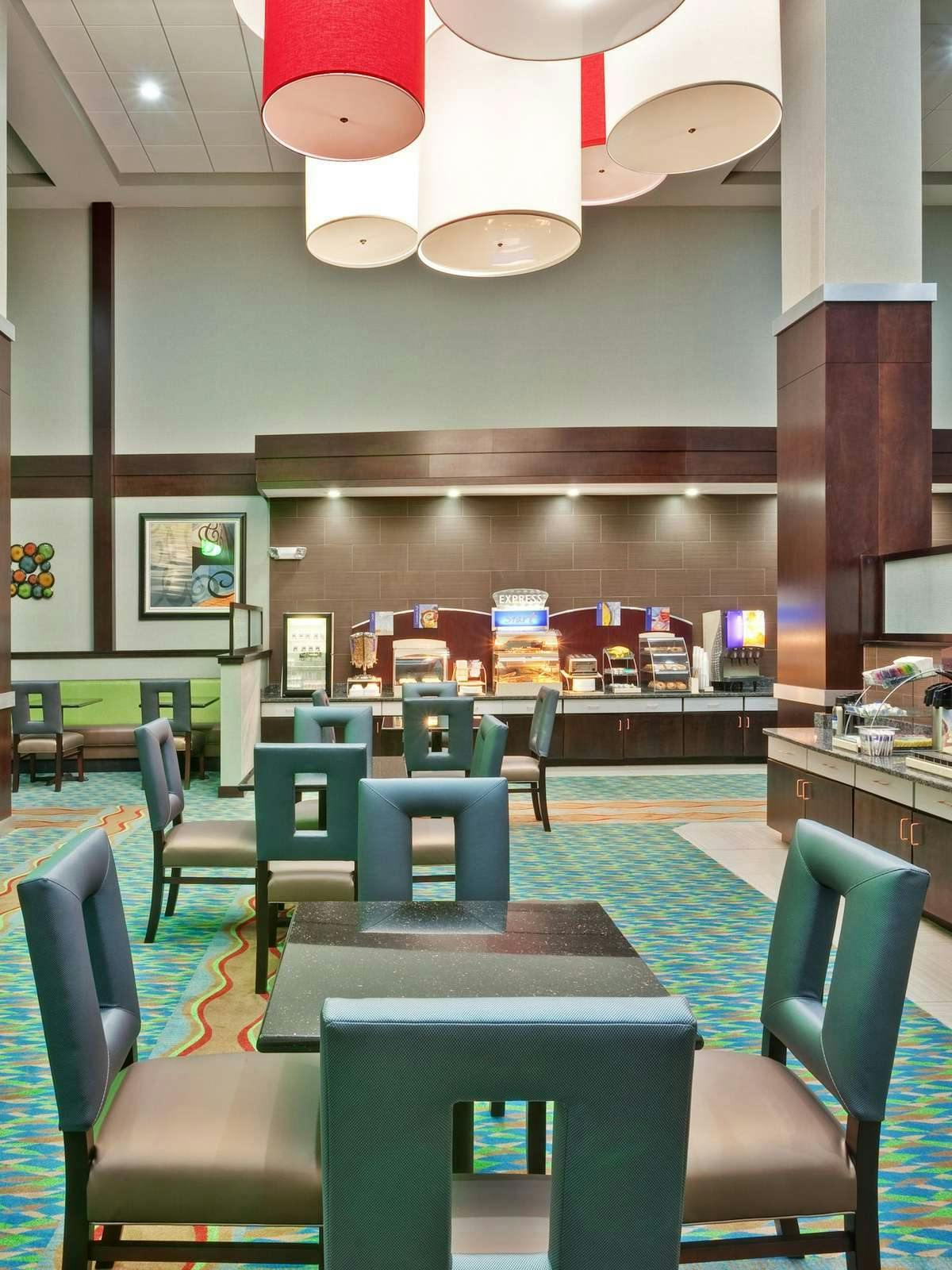 Hotel Holiday Inn Express Hotel & Suites New Philadelphia photo 5