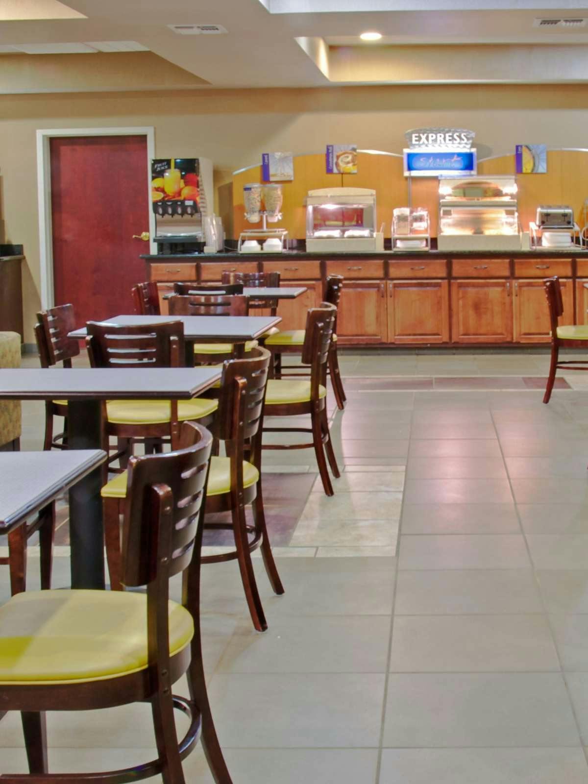 Hotel Holiday Inn Express Hotel & Suites Natchitoches photo 5