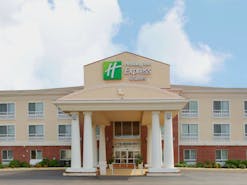 Holiday Inn Express Hotel & Suites Natchitoches