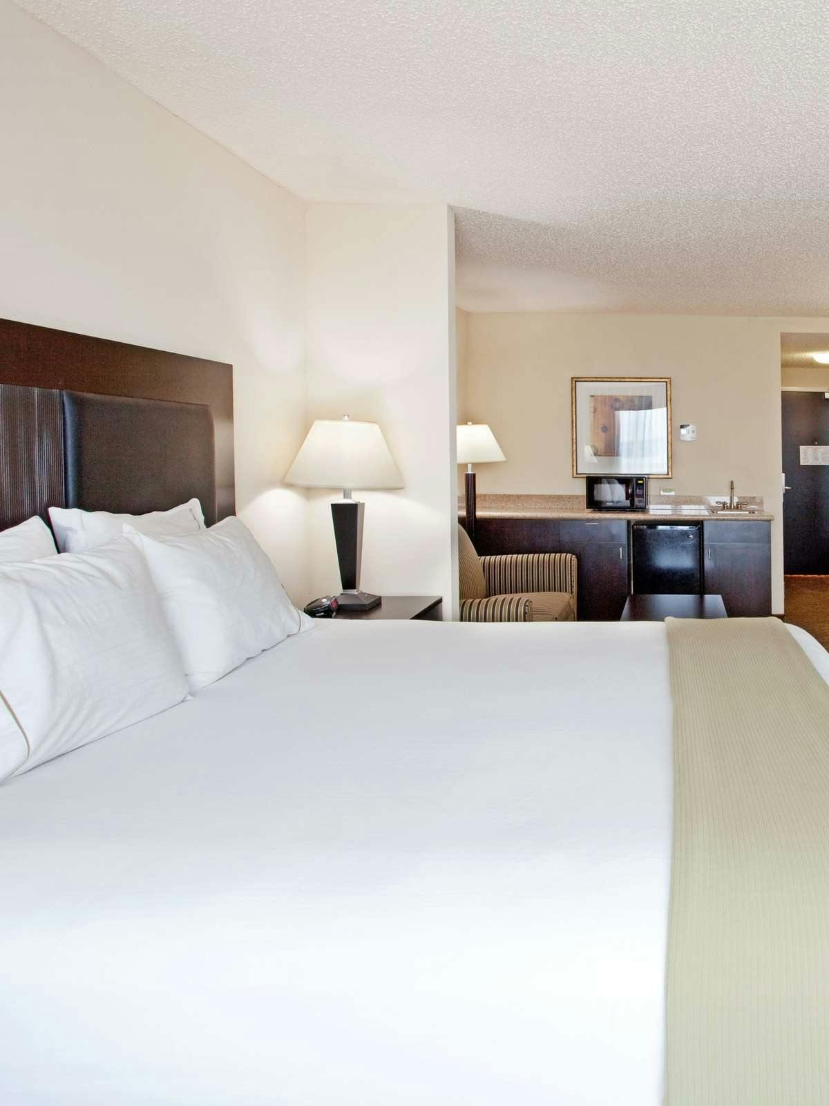 Hotel Holiday Inn Express Hotel & Suites Newberry photo 1