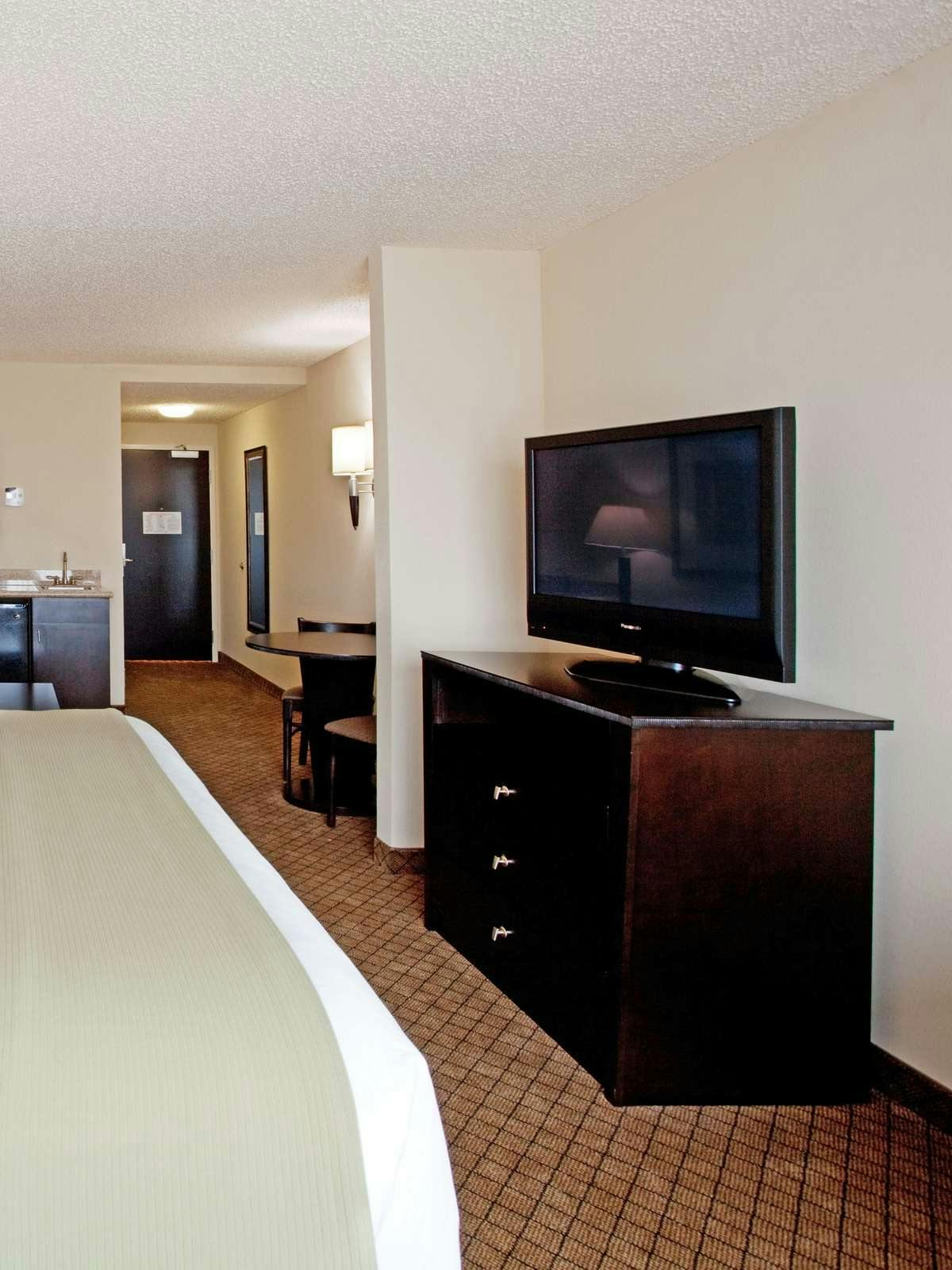 Hotel Holiday Inn Express Hotel & Suites Newberry photo 3