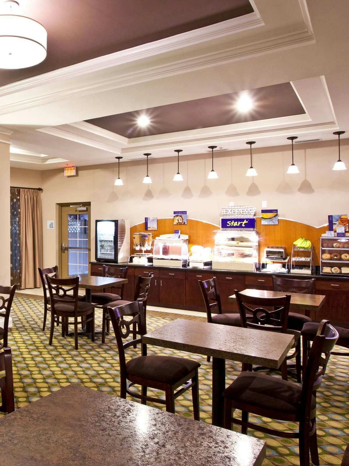 Hotel Holiday Inn Express Hotel & Suites Palatka Northwest photo 4