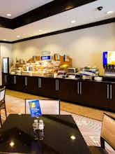 Hotel Holiday Inn Express Hotel & Suites Nacogdoches photo 5