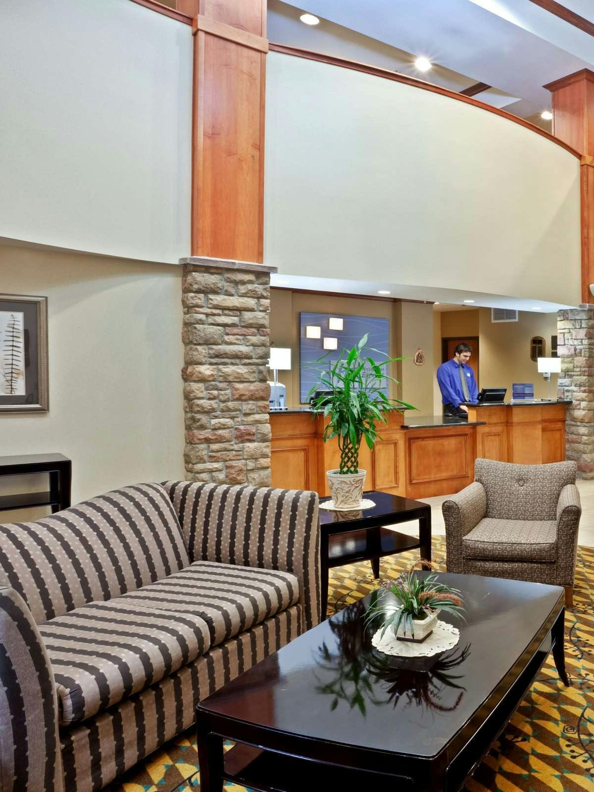 Hotel Holiday Inn Express Hotel & Suites Nampa photo 3
