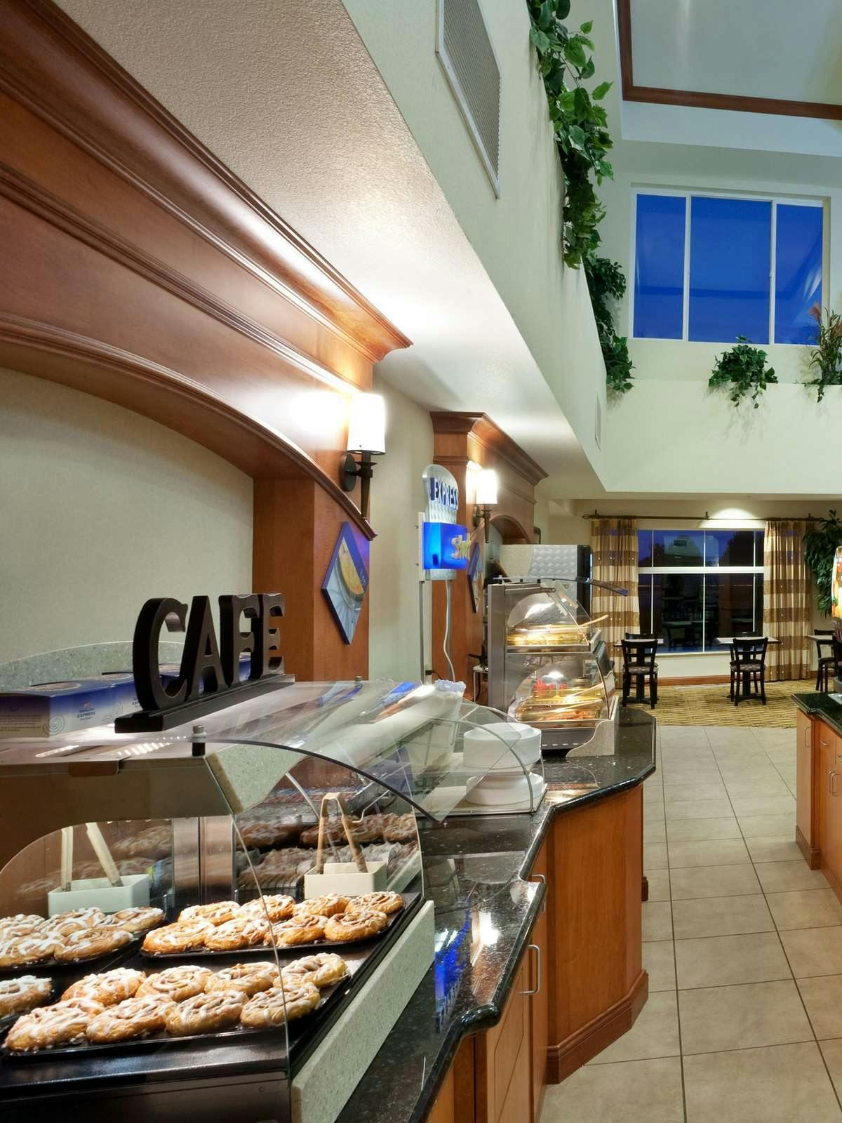 Hotel Holiday Inn Express Hotel & Suites Nampa photo 5