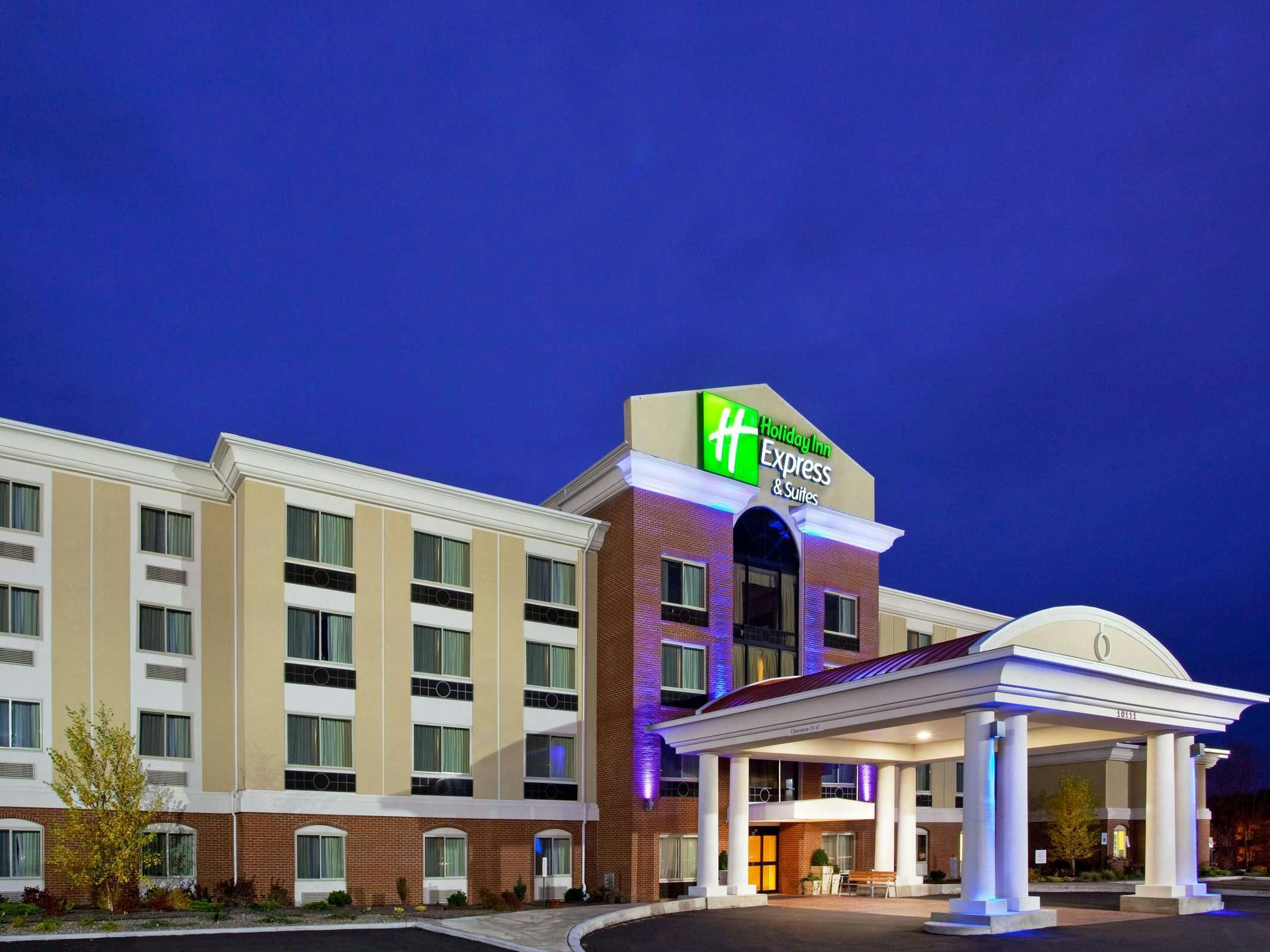 Holiday Inn Express Hotel & Suites Niagara Falls