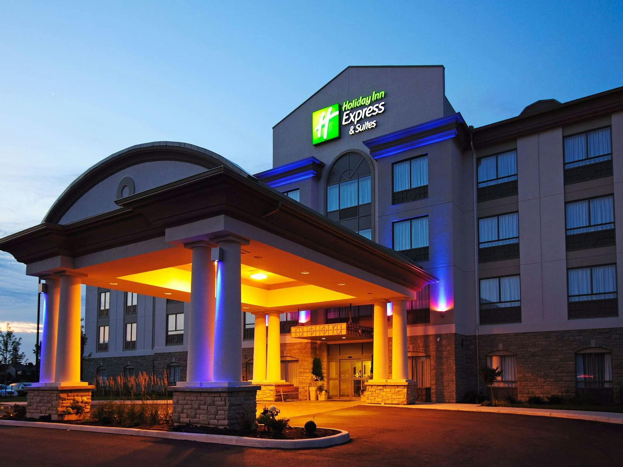 Holiday Inn Express Hotel & Suites Ottawa Airport