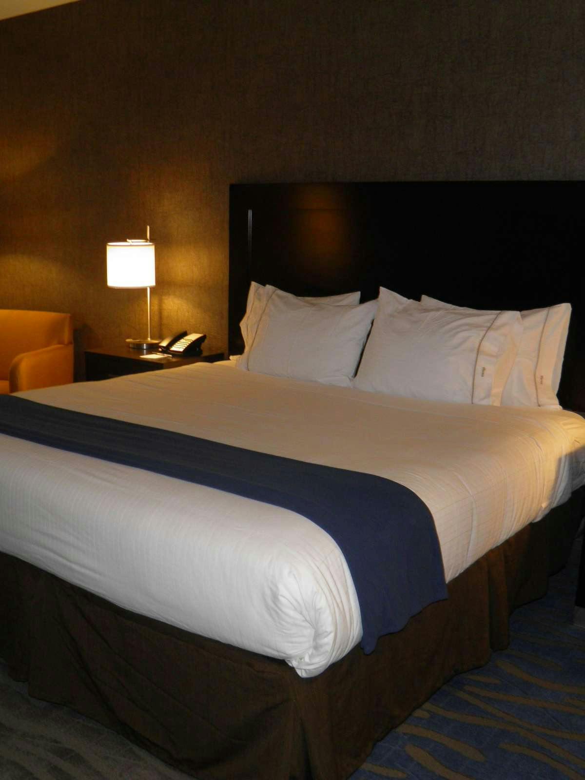 Hotel Holiday Inn Express Hotel & Suites Overland Park photo 1