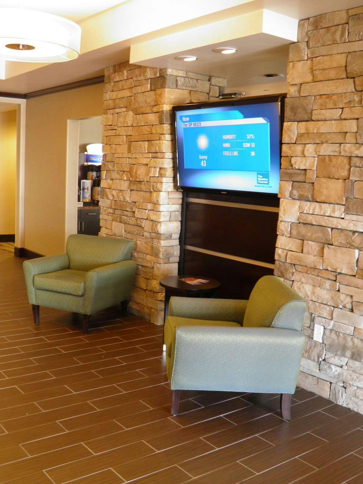 Hotel Holiday Inn Express Hotel & Suites Overland Park photo 4