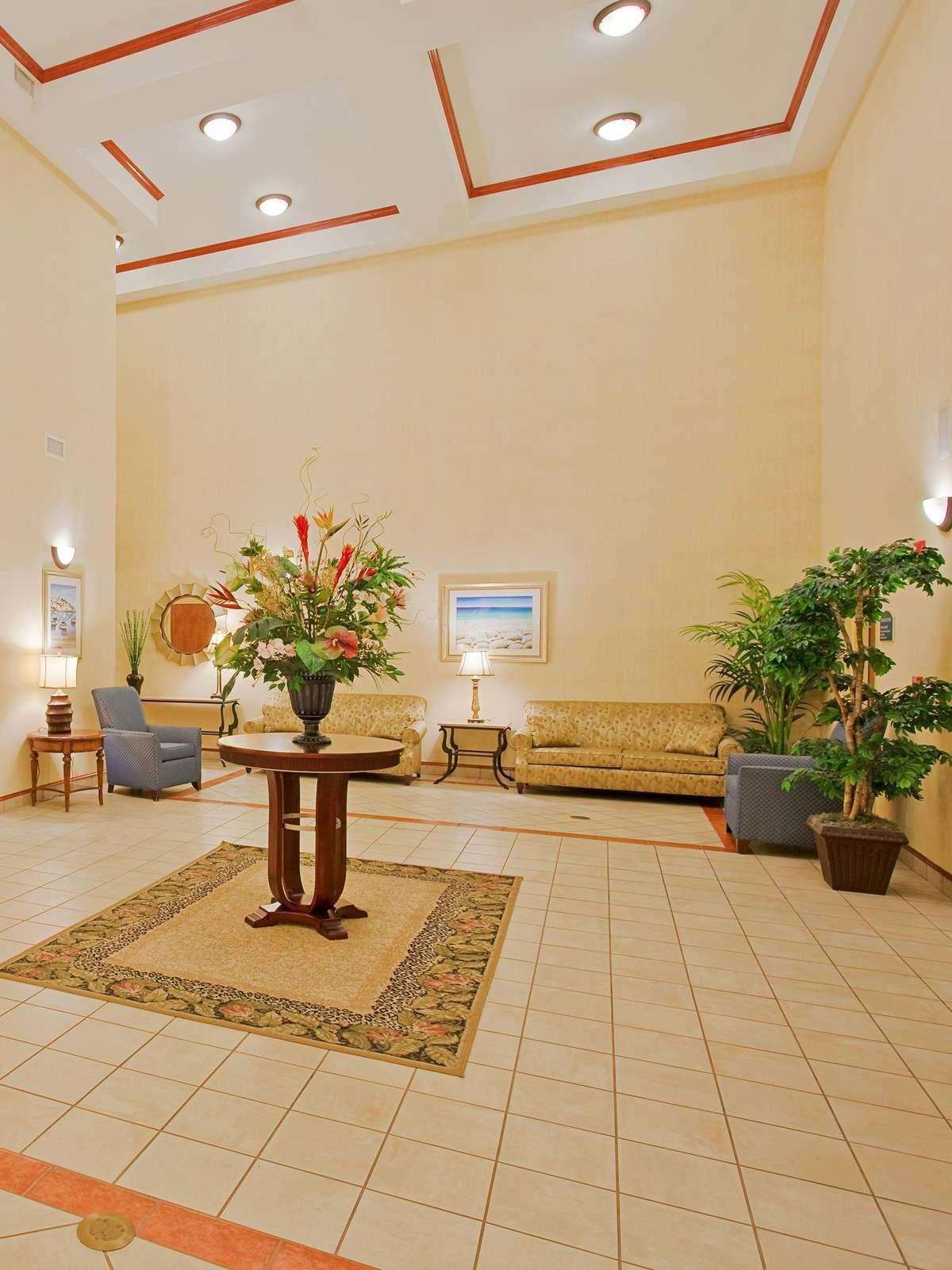 Hotel Holiday Inn Express Hotel & Suites Panama City photo 2