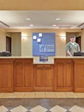 Hotel Holiday Inn Express Hotel & Suites Paragould photo 3