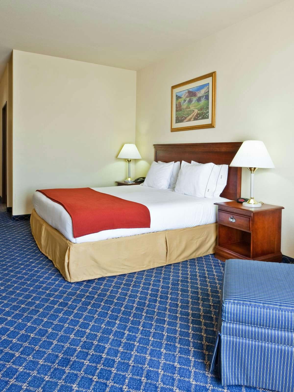 Hotel Holiday Inn Express Hotel & Suites Paragould photo 1