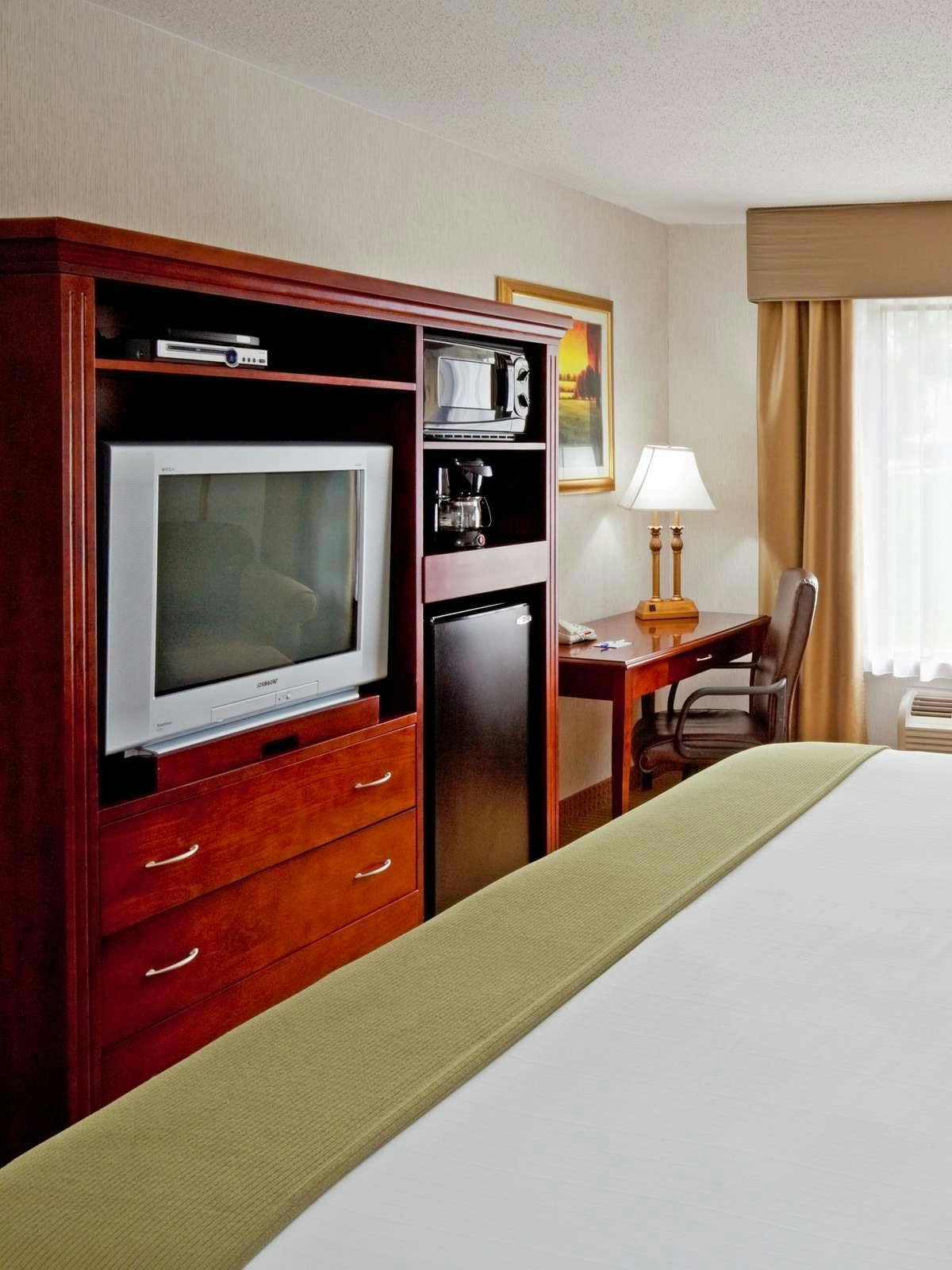 Hotel Holiday Inn Express Hotel & Suites Newton Sparta photo 2