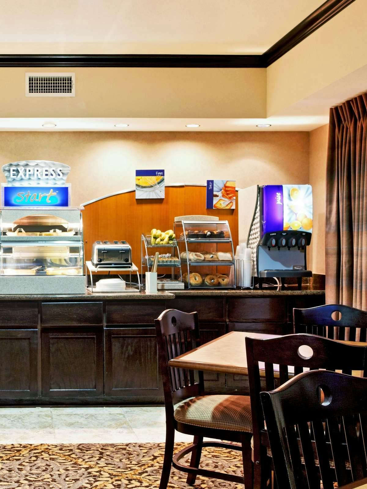 Hotel Holiday Inn Express Hotel & Suites Ozona photo 5