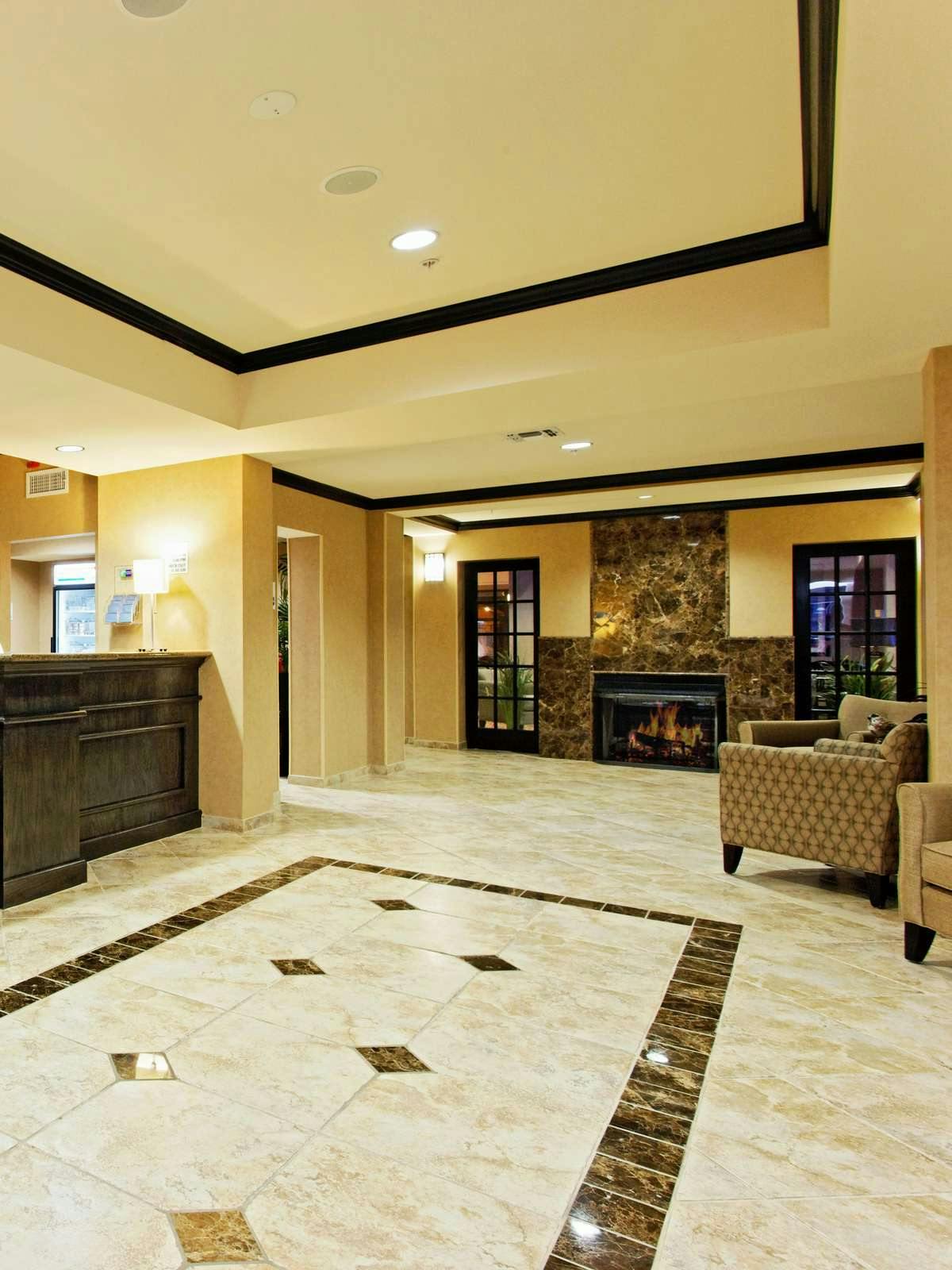 Hotel Holiday Inn Express Hotel & Suites Ozona photo 3