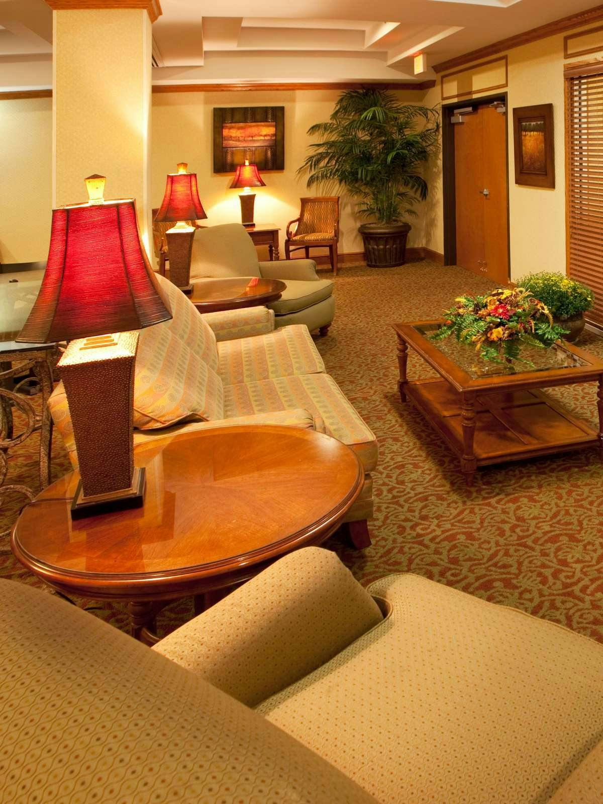 Hotel Holiday Inn Express Hotel & Suites Parkersburg Mineral Wells photo 3