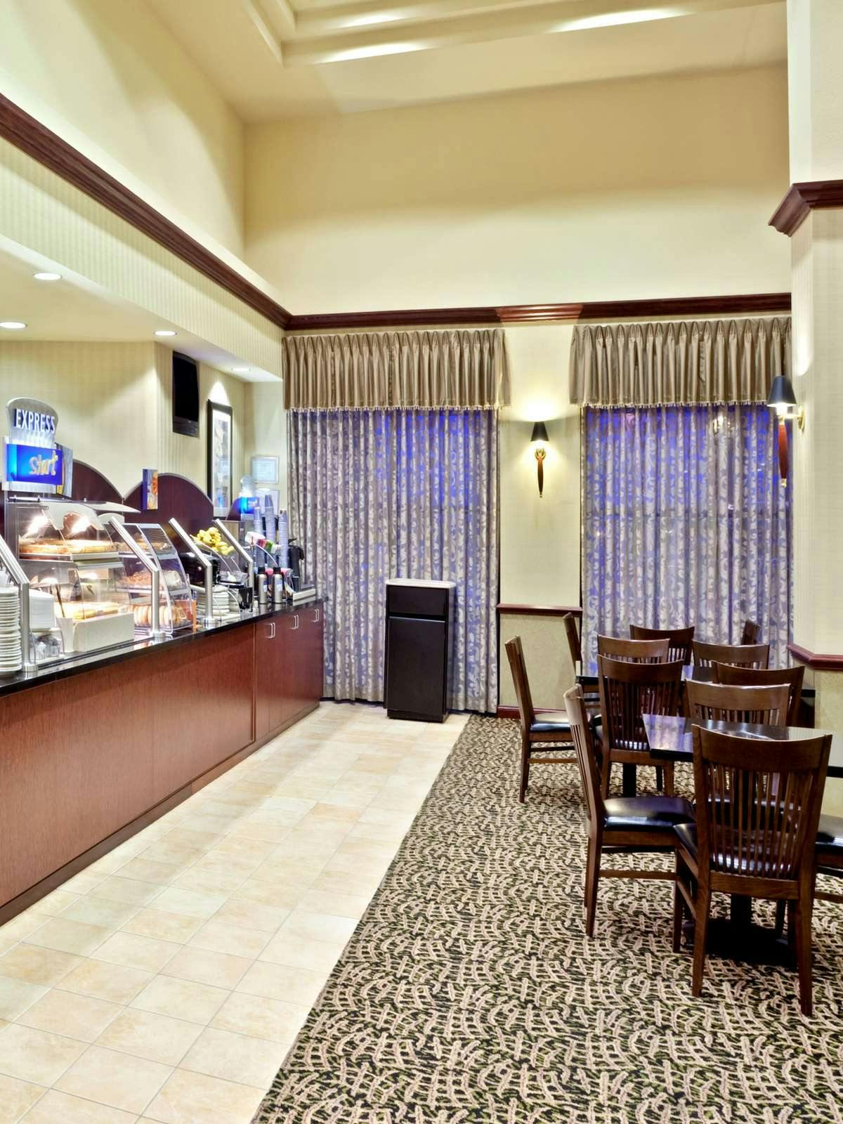 Hotel Holiday Inn Express Hotel & Suites Pasco Tricities photo 4