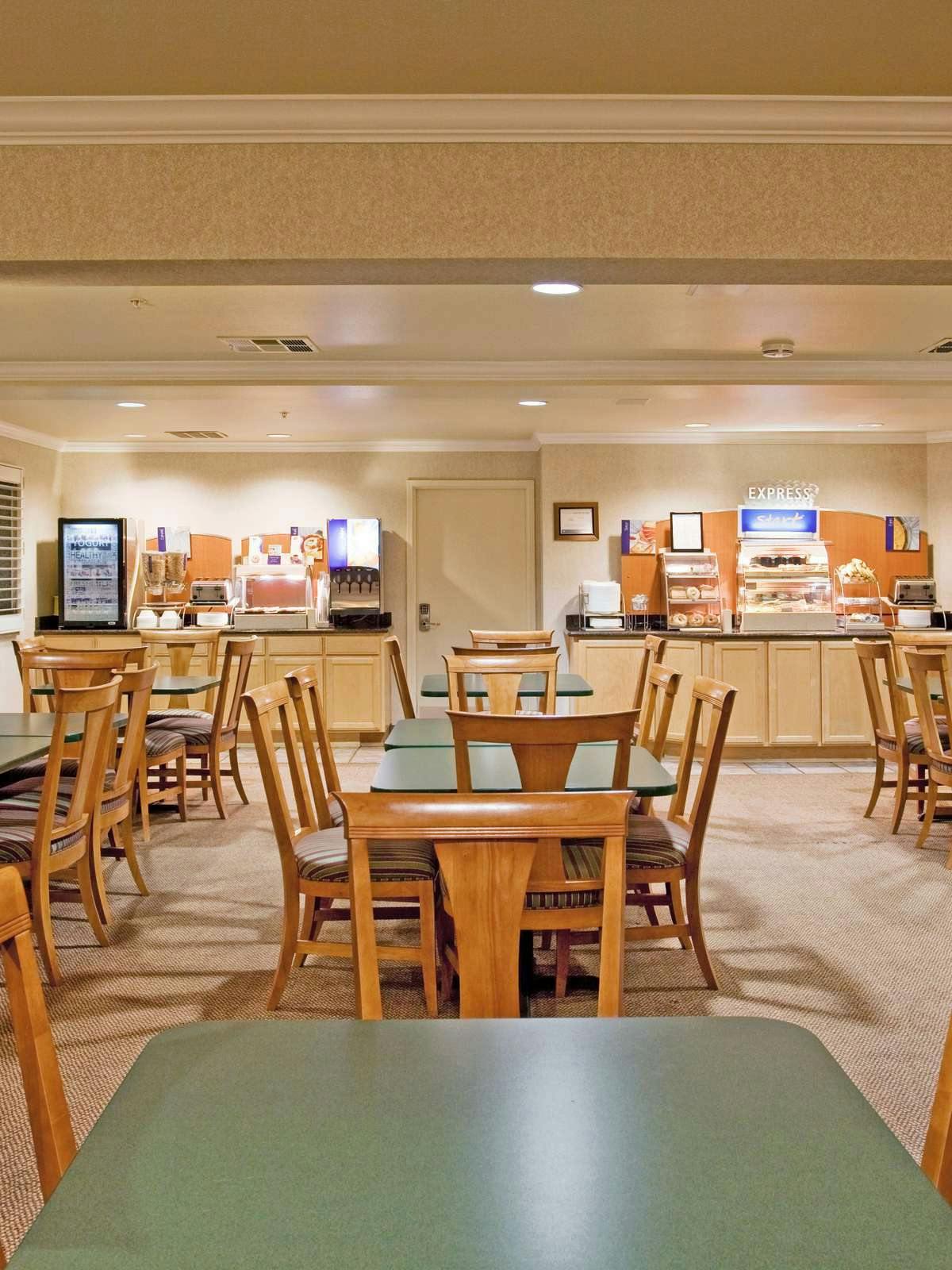 Hotel Holiday Inn Express Hotel & Suites Paso Robles photo 2