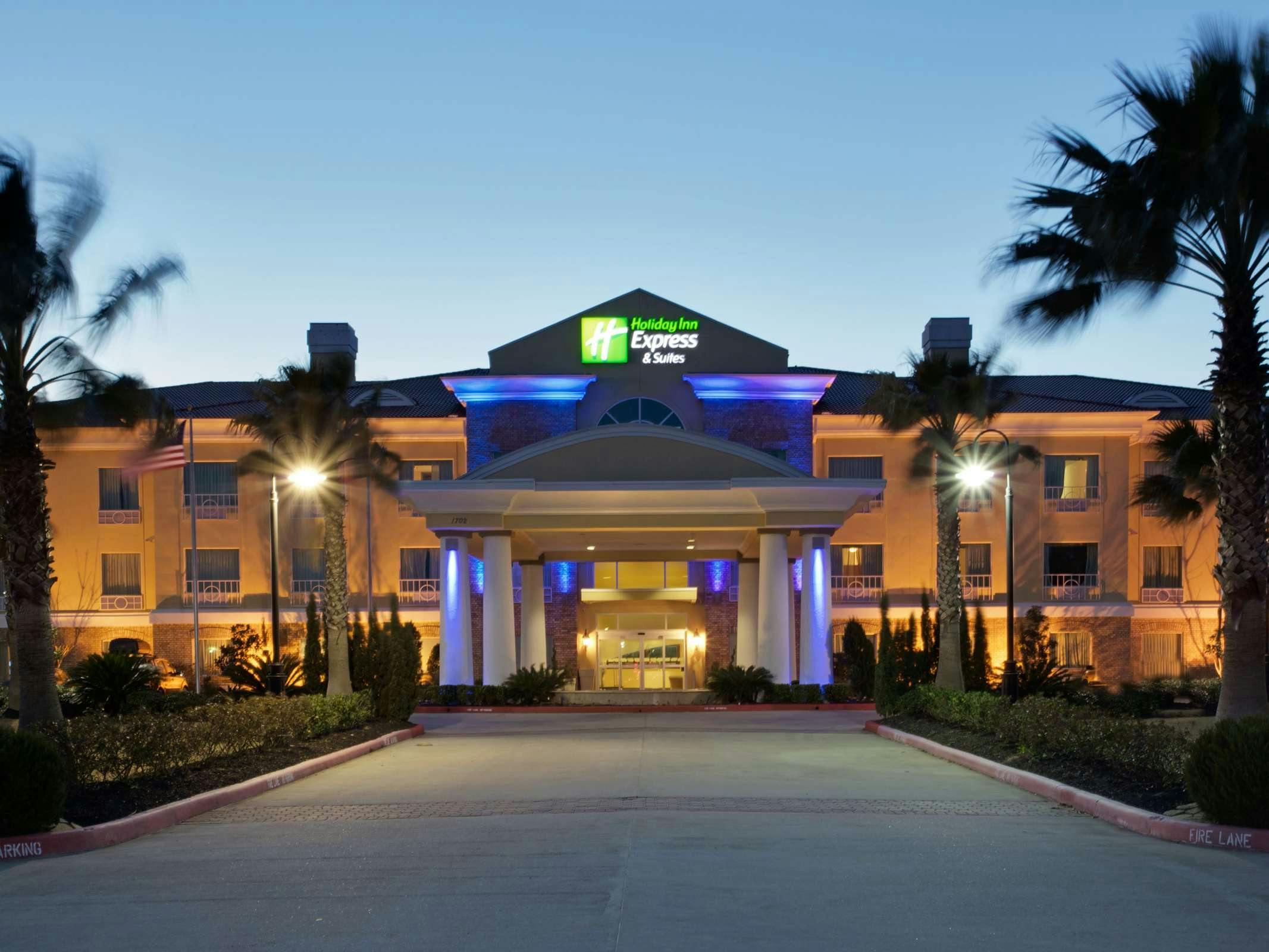 Holiday Inn Express Hotel & Suites Pearland