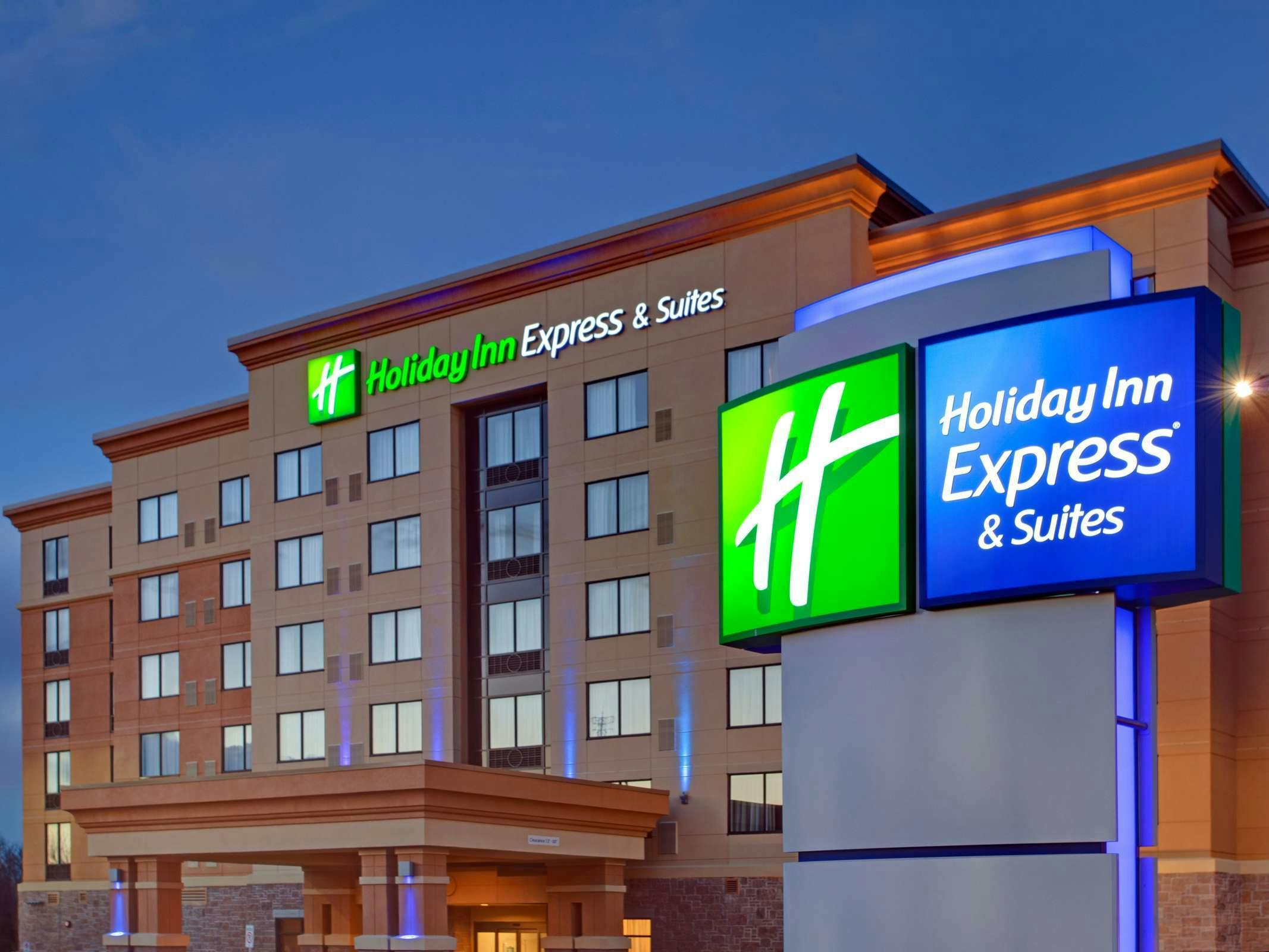 Holiday Inn Express Hotel & Suites Ottawa West Nepean