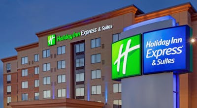 Holiday Inn Express Hotel & Suites Ottawa West Nepean