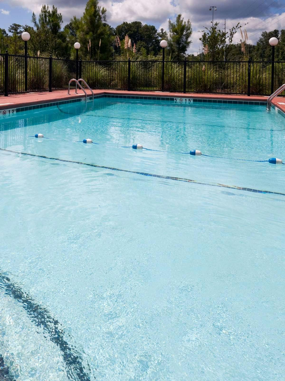 Hotel Holiday Inn Express Hotel & Suites Pell City photo 4