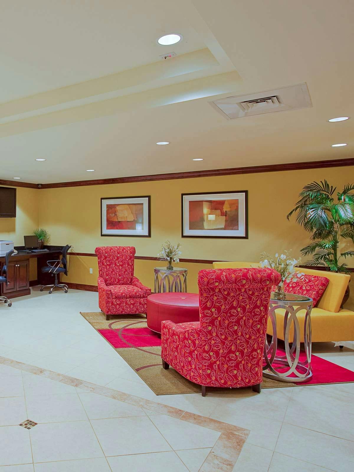 Hotel Holiday Inn Express Hotel & Suites Pensacola West Navy Base photo 3