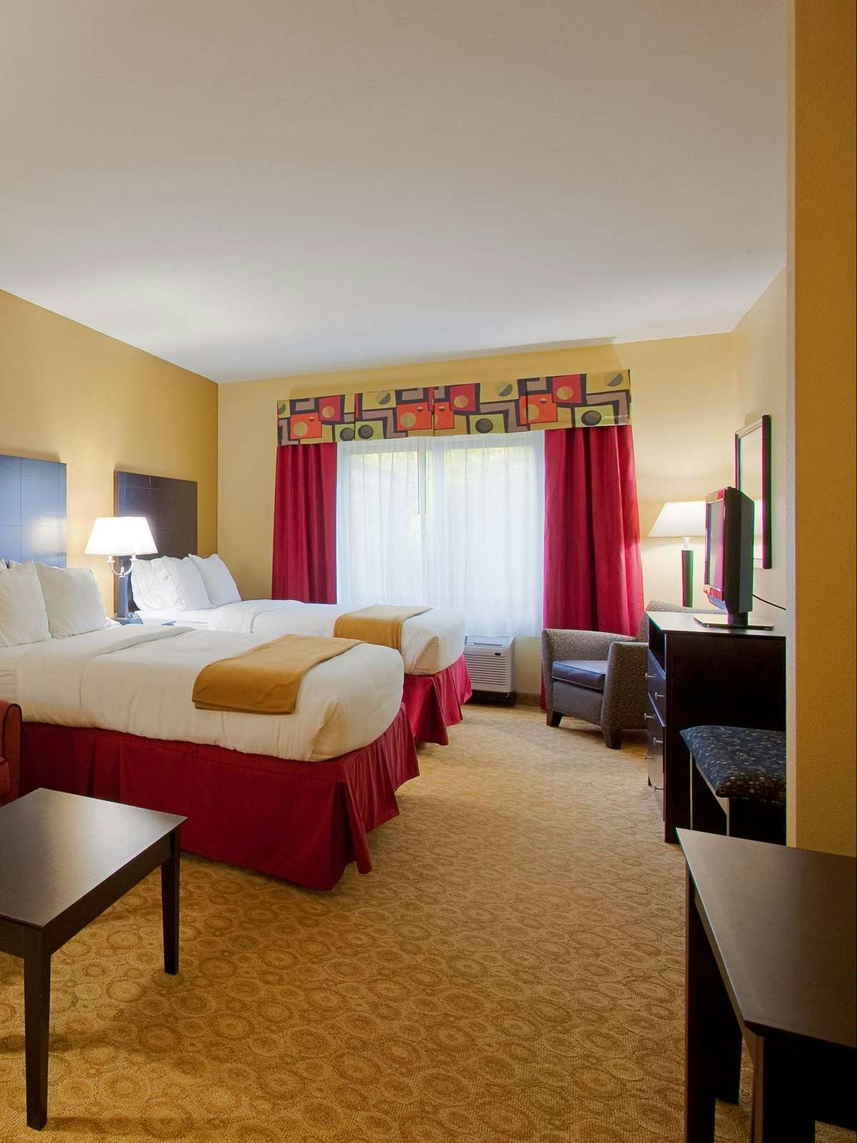 Hotel Holiday Inn Express Hotel & Suites Pensacola West Navy Base photo 2