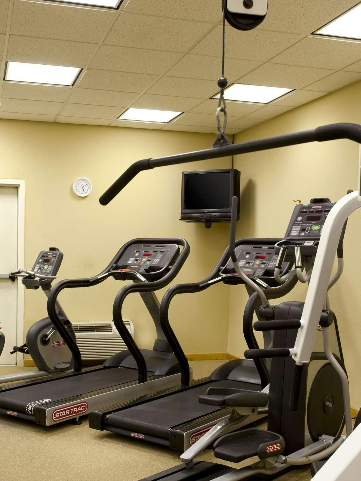 Hotel Holiday Inn Express Hotel & Suites Phoenix Airport photo 5