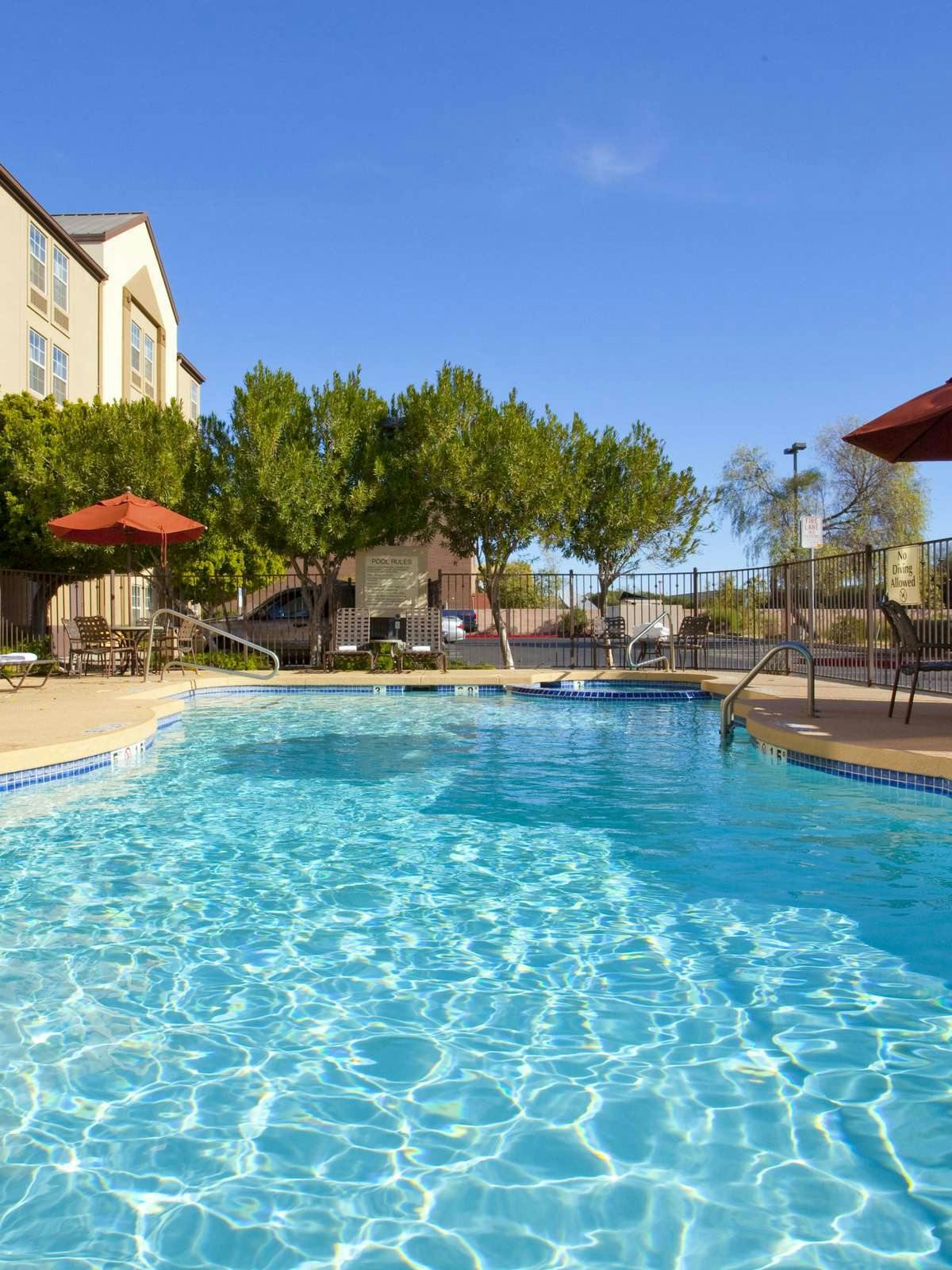 Hotel Holiday Inn Express Hotel & Suites Phoenix Airport photo 4