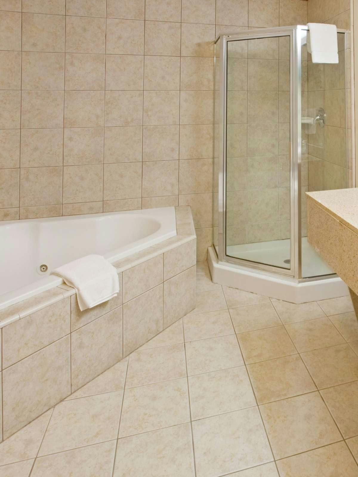 Hotel Holiday Inn Express Hotel & Suites Pharr photo 3