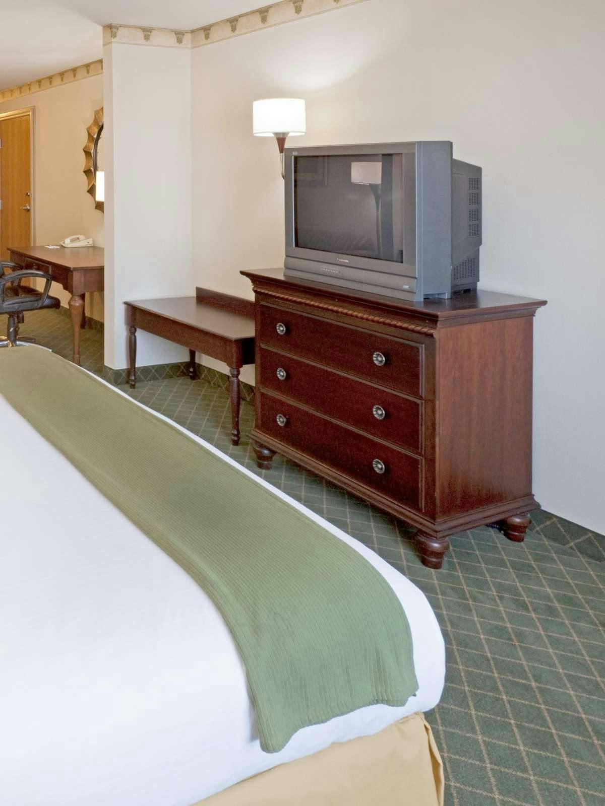 Hotel Holiday Inn Express Hotel & Suites Pharr photo 2