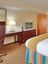 Hotel Holiday Inn Express Hotel & Suites Petersburg-Fort Lee photo 2