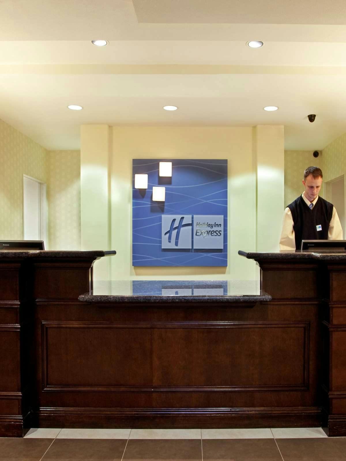 Hotel Holiday Inn Express Hotel & Suites Picayune Stennis Space Cntr. photo 4
