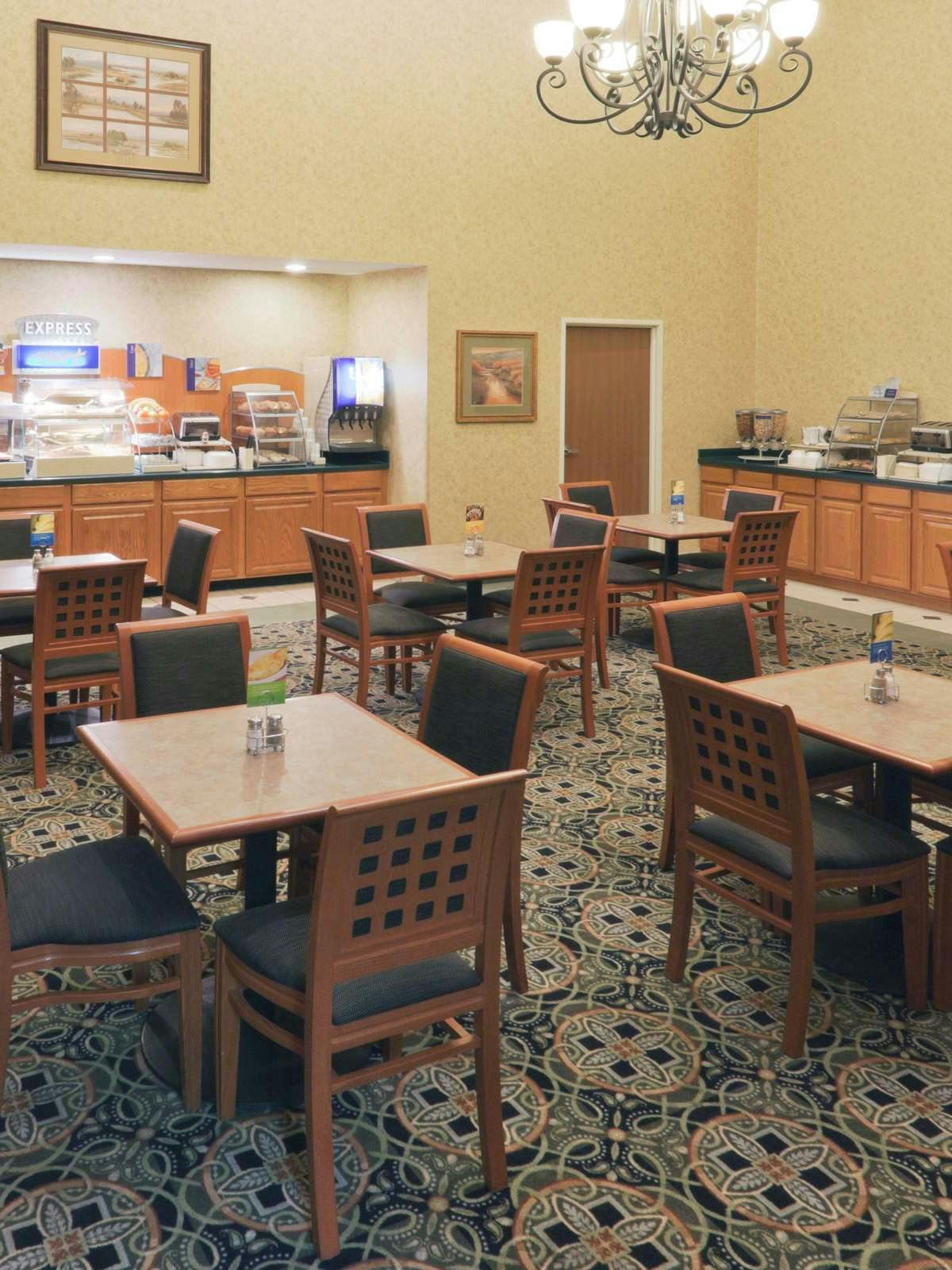 Hotel Holiday Inn Express Hotel & Suites Pierre Fort Pierre photo 5